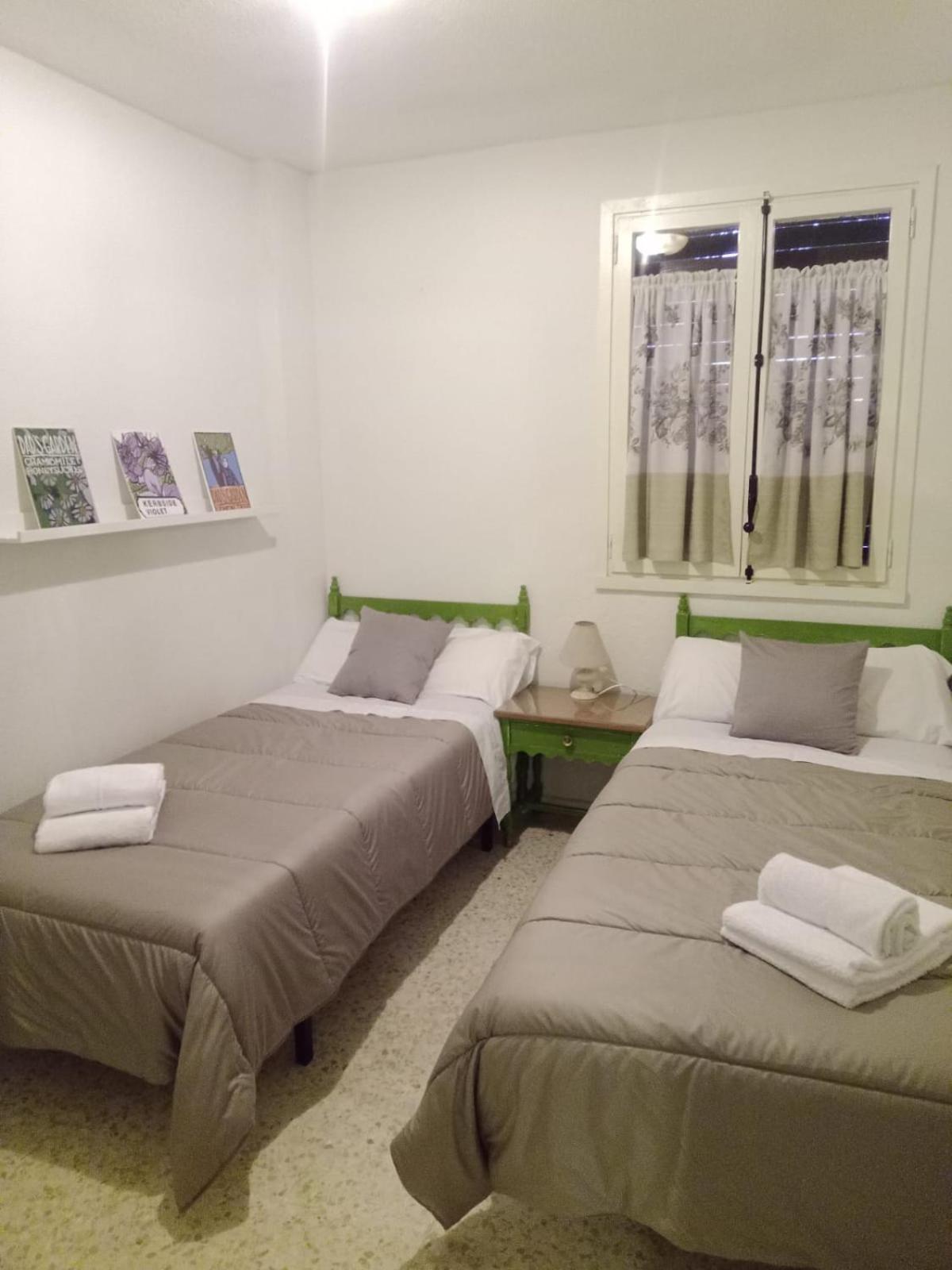 Playa De Madrid Apartment ซาน มาร์่ติน เด วาลเดเกลเซียส ภายนอก รูปภาพ